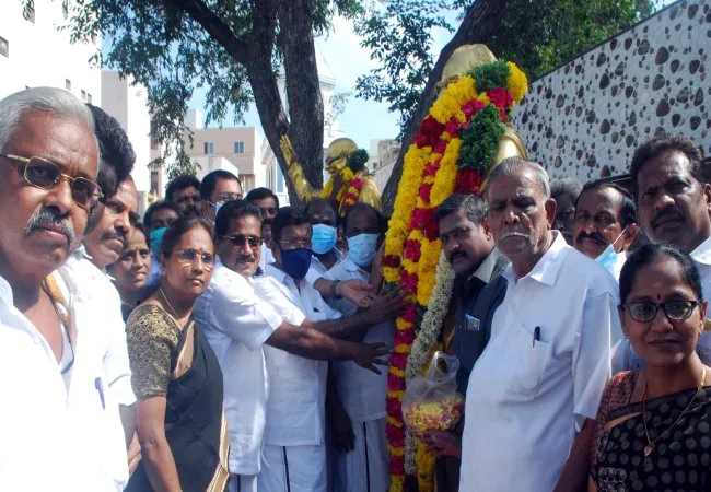 Political party executives pay homage to Periyar statue in Erode